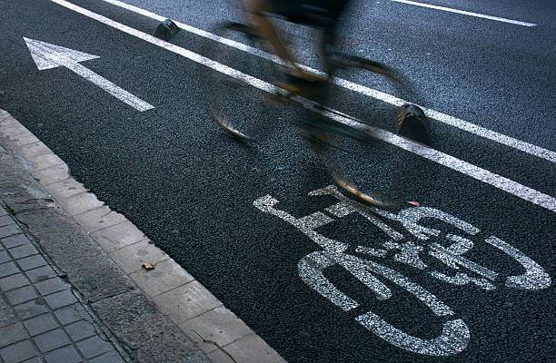 istock Cyclist on urban cyceway 186957112