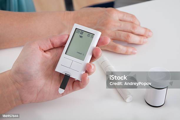 ハンド保持血糖値検査機 - 機械のストックフォトや画像を多数ご用意 - 機械, 血糖値検査, クローズアップ