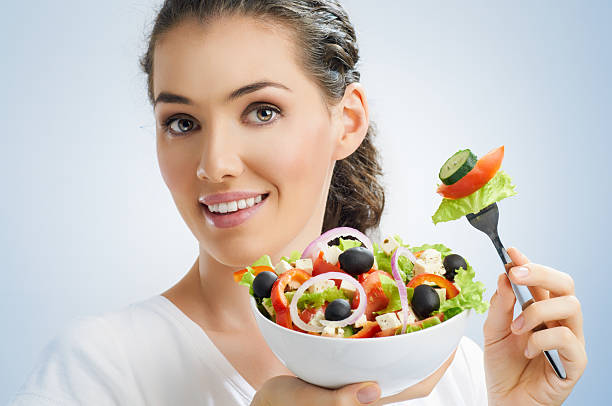 istock eating healthy food 186958144