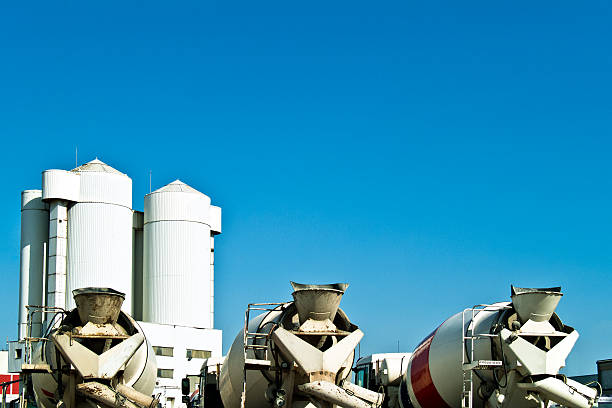 istock truck waiting for concrete 186964661