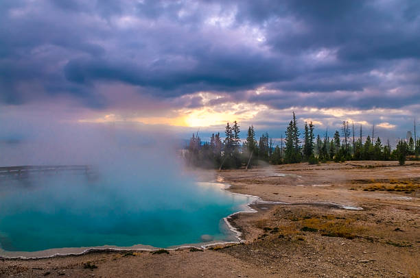 istock Black Pool - West Thumb Geyser Basin early morning 186969807