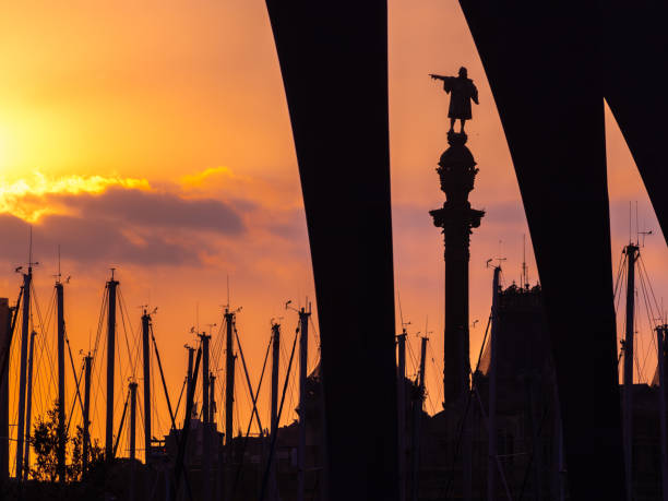 Christopher Columbus statue in barcelona, his hands is pointing to the americas.