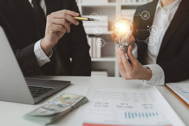 istock Explaining the report at the meeting, Collaborate to solve problems in the meeting room, Discuss startup business with the team at the office, Work together as a team, 1869733044