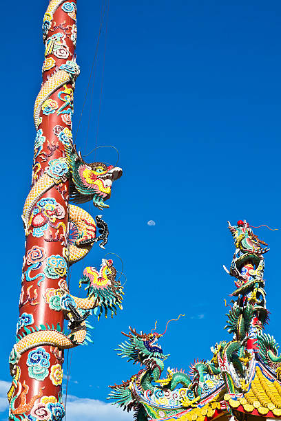 istock Chinese Dragon statue on pillars 186976214