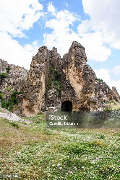 Grutas De - Fotografias de stock e mais imagens de Ao Ar Livre - Ao Ar Livre, Céu, Fotografia - Imagem