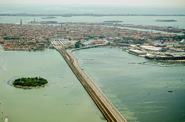 istock Causeway to Venice, Aerial View 186982163