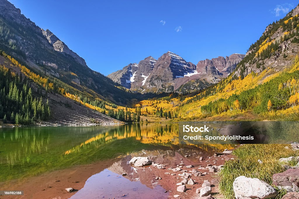 Herbst Farben in Maroon Bells und Lake - Lizenzfrei Alpenglühen Stock-Foto
