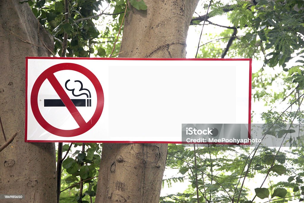 Pare de rótulos fumantes. - Foto de stock de Asmático royalty-free