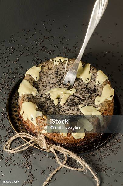 Käsekuchen Mit Schwarzen Sesam Auf Halloween Stockfoto und mehr Bilder von Aufschäumen - Aufschäumen, Backen, Dessert