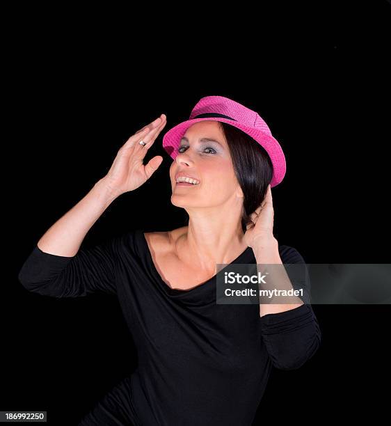 Lady 帽子 - 1人のストックフォトや画像を多数ご用意 - 1人, オフショルダー, ピンク色