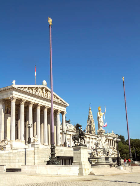 austrian parliament building, vienna - antique obsolete old fashioned old stock-fotos und bilder