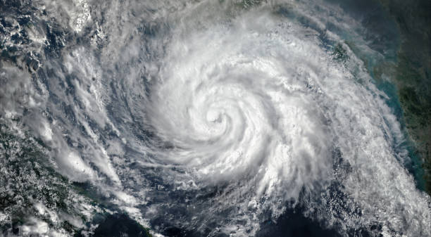 super tifón, tormenta tropical, ciclón, huracán, tornado, sobre el océano. antecedentes meteorológicos. tifón, tormenta, tormenta de viento, supertormenta, vendaval se mueve al suelo. elementos de esta imagen proporcionados por la nasa. - tifón fotografías e imágenes de stock