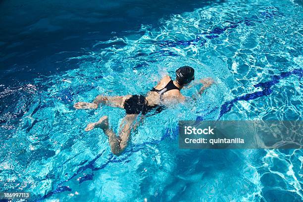 Wettbewerbsfähige Schwimmer Stockfoto und mehr Bilder von Brustschwimmen - Brustschwimmen, Sport, Schwimmbecken