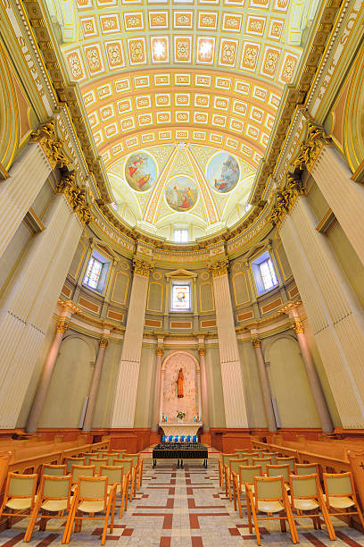 Mary Queen of the World Cathedral The Marie-Reine-du-Monde Cathedral (Mary, Queen of the World) a beautiful landmark of Montreal, Canada mary queen of the world cathedral stock pictures, royalty-free photos & images