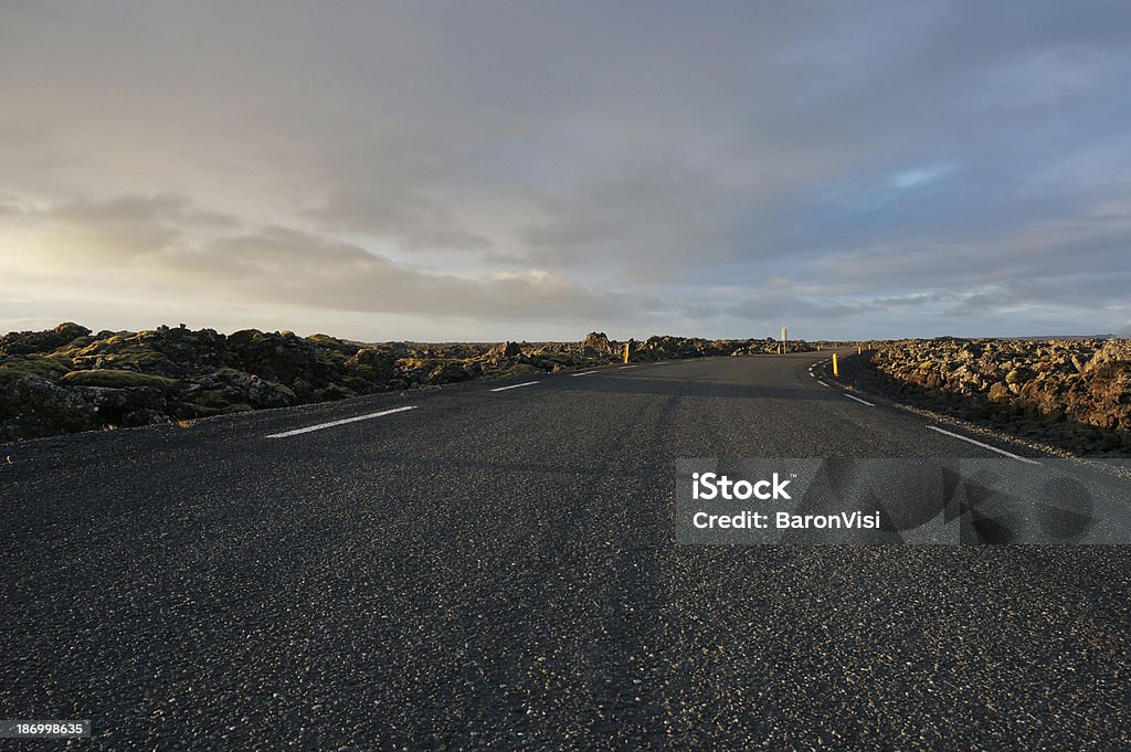 Исландия Road я - Стоковые фото Асфальт роялти-фри