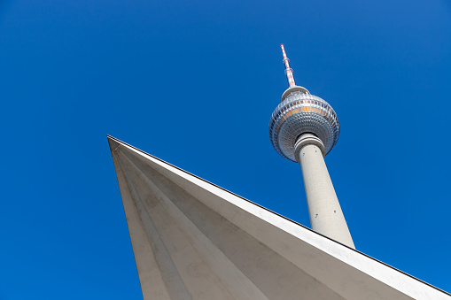 A picture of the top section of the Berliner Fernsehturm.