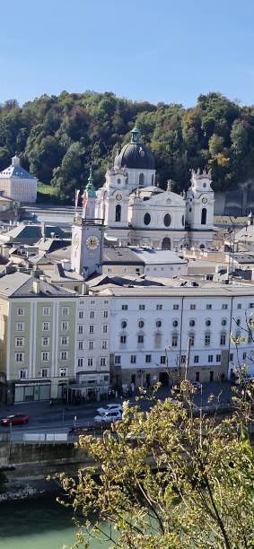 Beautiful view on Salzburg skyline with Festung Hohensalzburg in the summer, Austria.Panoramic view of Salzburg skyline with river Salzach at sunset as seen from Kapuzinerberg, Salzburger land. Beautiful view on Salzburg skyline with Festung Hohensalzburg in the summer, Austria.Panoramic view of Salzburg skyline with river Salzach at sunset as seen from Kapuzinerberg, Salzburger land. Kapuzinerberg stock pictures, royalty-free photos & images