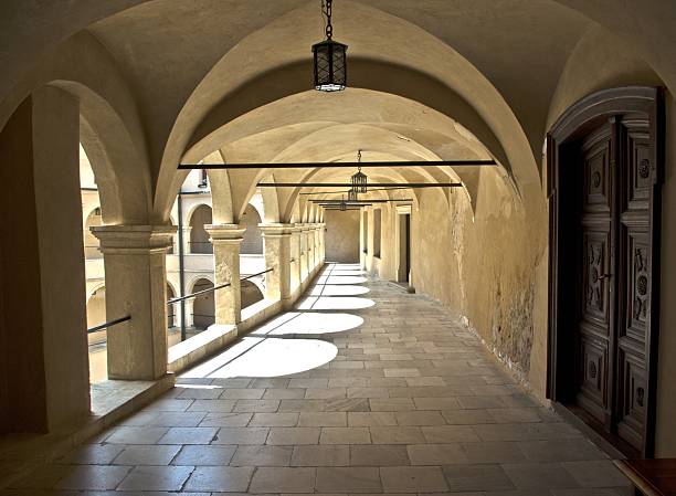 istock Courtyard castle arcades Pieskowa Skala 187003955