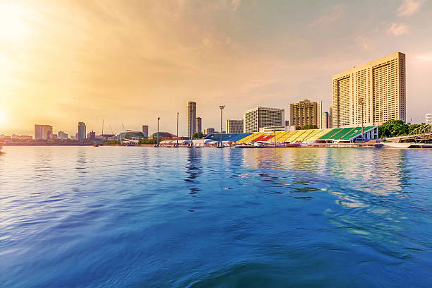 rio de singapura - marina bay sparse contemporary skyscraper imagens e fotografias de stock