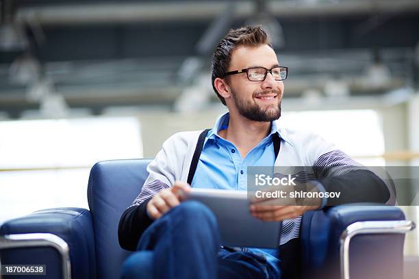 Brainstorming Stockfoto und mehr Bilder von Betrachtung - Betrachtung, Männer, Büro