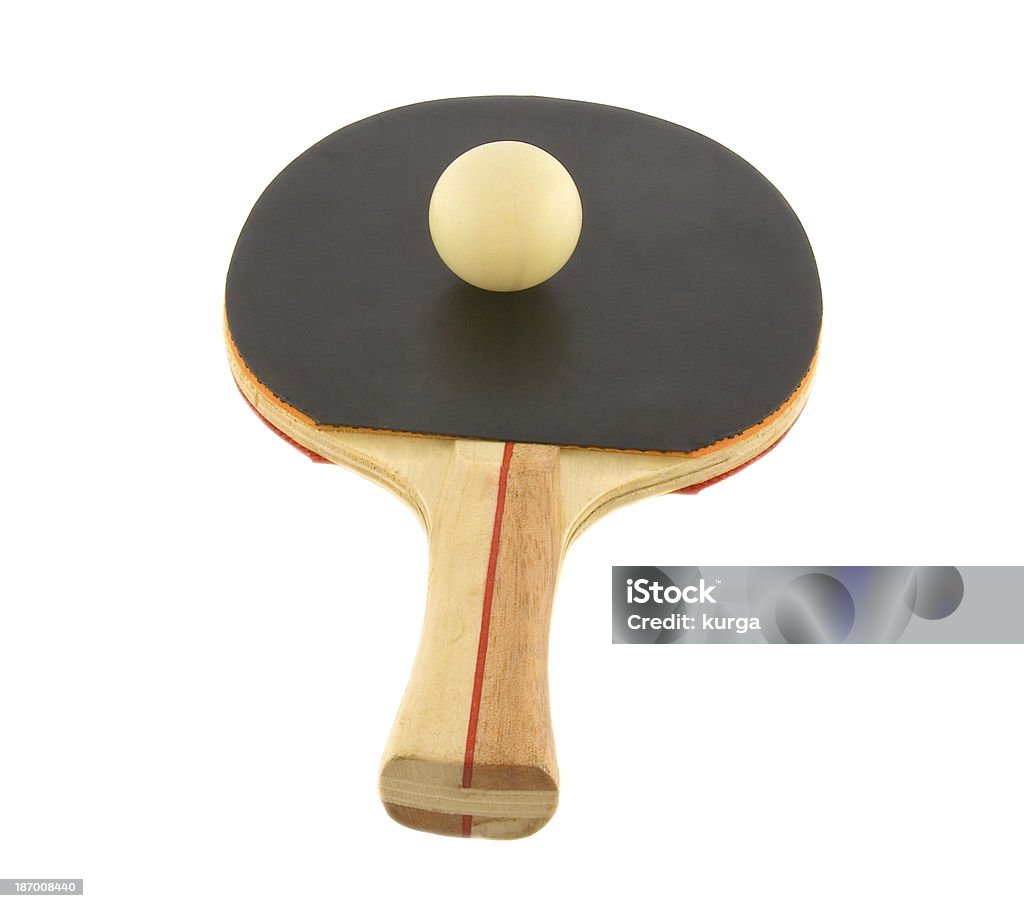 Due Racchetta da tennis tavolo e palla isolato su sfondo bianco - Foto stock royalty-free di Ambientazione interna