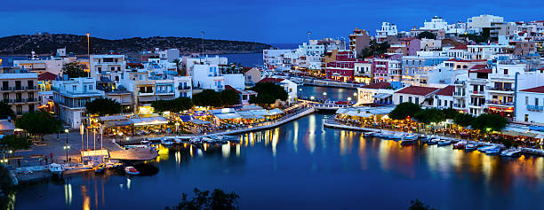 istock Agios Nikolaos at night 187011707