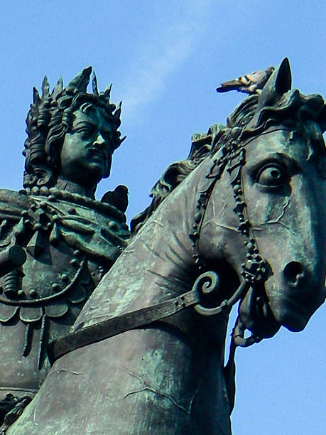 istock Closeup Monument Peter the Great Mikhailovsky Engineers Castle 187011879