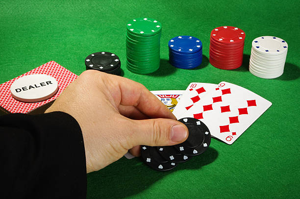 apuesta más - poker cards royal flush leisure games fotografías e imágenes de stock