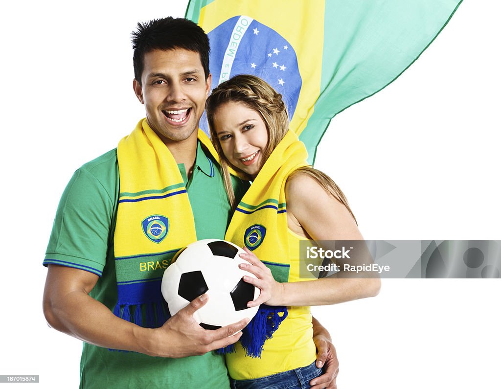 Feliz par de fãs pronto para partidas de futebol brasileiro - Foto de stock de 2014 royalty-free