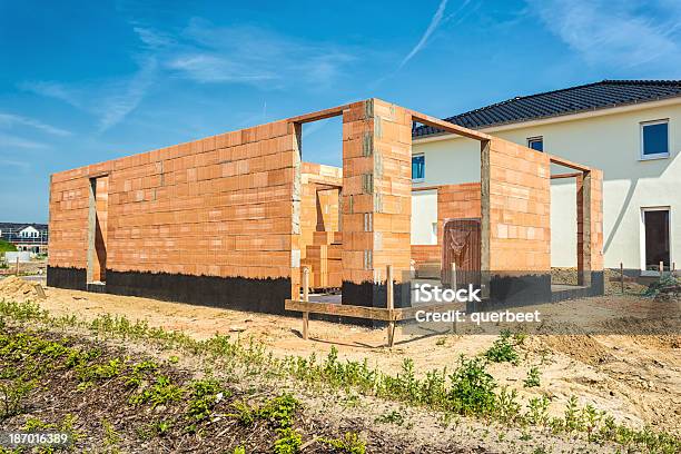 Einfamilienhausbaustelle Stockfoto und mehr Bilder von Einfamilienhaus - Einfamilienhaus, Baustelle, Baugewerbe