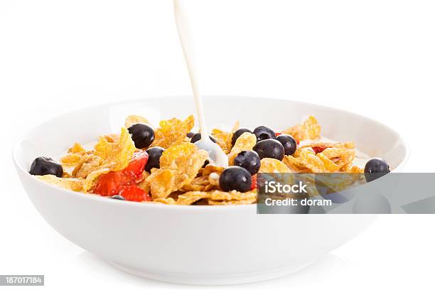 Cereal De Desayuno Foto de stock y más banco de imágenes de Alimento - Alimento, Arándano, Cereal de desayuno