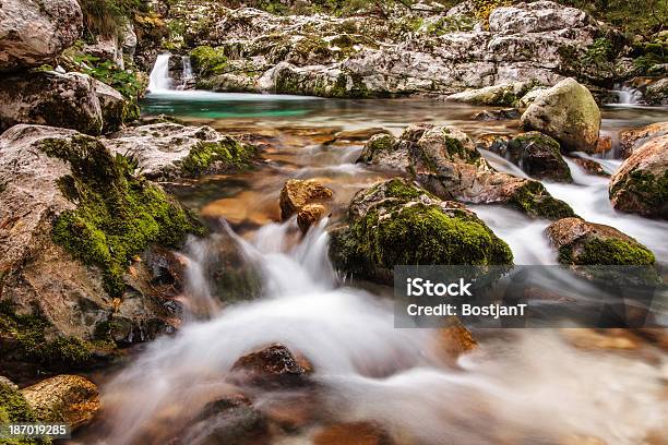 Corriente En Lepena Eslovenia Europa Foto de stock y más banco de imágenes de Agua - Agua, Agua descendente, Aire libre