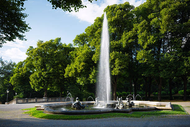 istock Fountain at base of Friedensengel in Munich, Germany 187020742