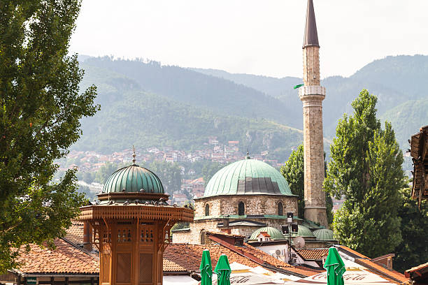 istock Historical fountain and mosque in Sarajevo 187023005