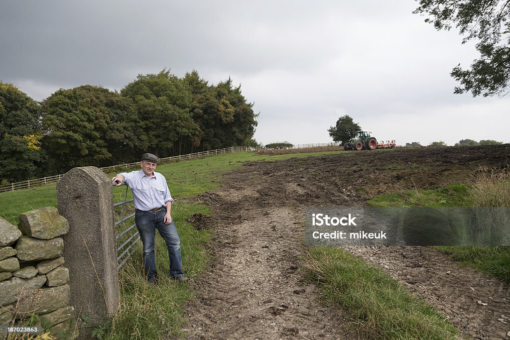 Medio de macho campesino al aire libre, en Yorkshire Inglaterra - Foto de stock de Adulto maduro libre de derechos