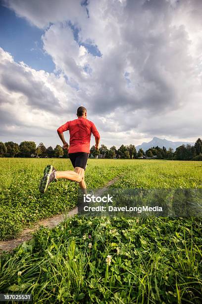 Foto de Treinamento Nos Alpes e mais fotos de stock de Adulto - Adulto, Alpes europeus, Atividade