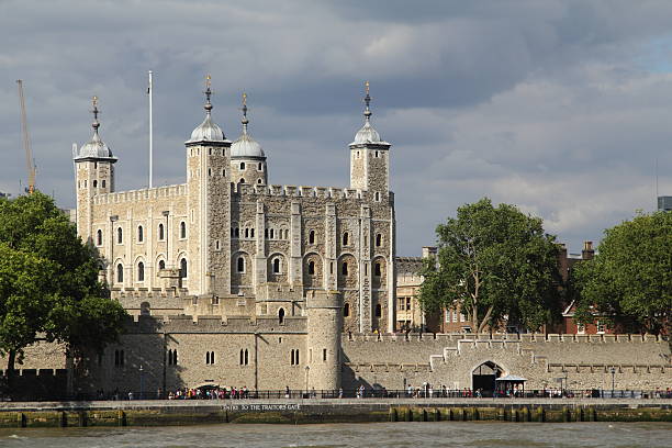 istock Tower of London 187025575