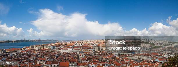 Lisbona Portogallo Ampio Panorama Xxl Size - Fotografie stock e altre immagini di Alfama - Alfama, Ambientazione esterna, Ampio