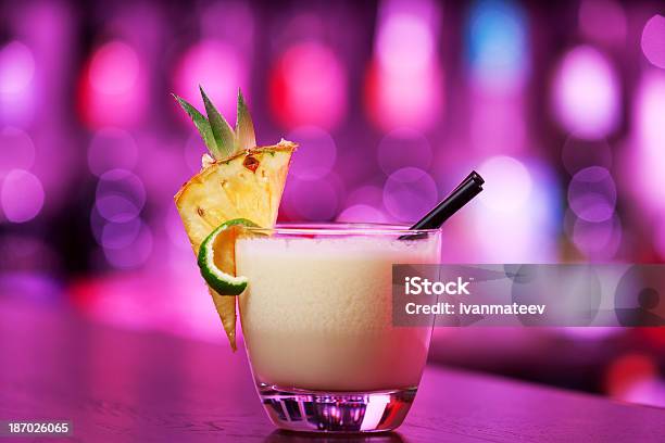 Coleção De Cocktailspina Colada - Fotografias de stock e mais imagens de Ananás - Ananás, Bar - Local de entretenimento, Bebida