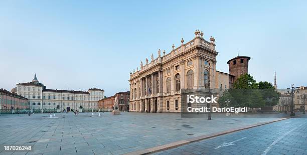 Piazza Castello Di Torino Italia - Fotografie stock e altre immagini di Torino - Torino, Provincia di Torino, Palazzo Reale