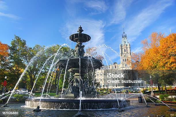 Brunnen Und Quebec Parlament Tourny Stockfoto und mehr Bilder von Quebec City - Quebec City, Herbst, Faszination