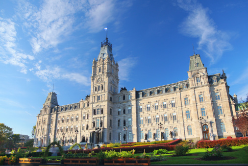 Fachada del edificio del Parlamento de la ciudad de Quebec photo