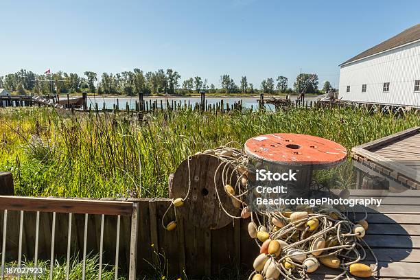 歴史豊かなサーモンの列 - ウォーターフロントのストックフォトや画像を多数ご用意 - ウォーターフロント, カナダ, キャナリー湾
