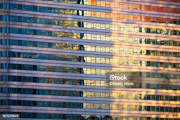 Biuro Budynek Fasada Na Zachód Słońca - zdjęcia stockowe i więcej obrazów Budynek z zewnątrz - Budynek z zewnątrz, Nowoczesny, Paryż