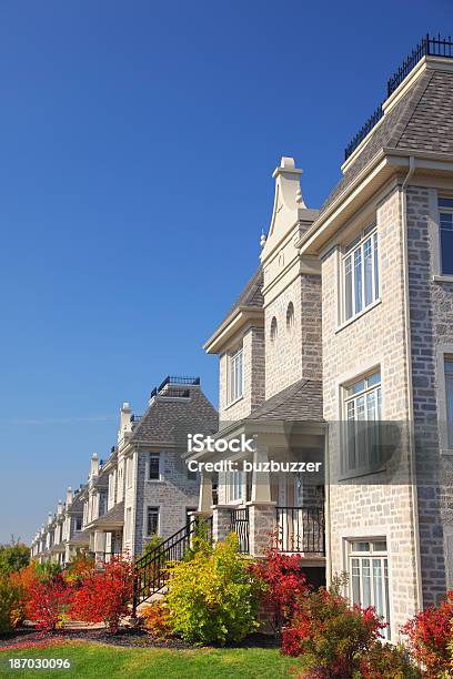 Bunte Ähnlichen Apartmentgebäude Mit Pflanzen Stockfoto und mehr Bilder von Architektur - Architektur, Außenaufnahme von Gebäuden, Beige