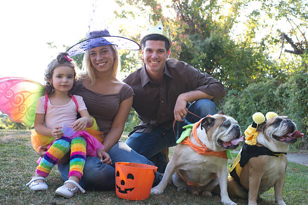 istock halloween family 187030930