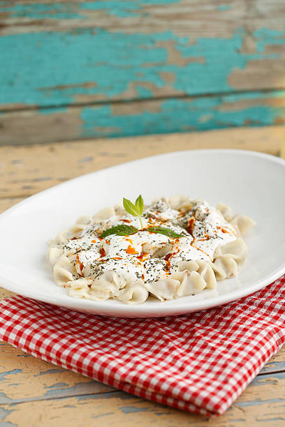 istock Turkish ravioli, Manti 187031157