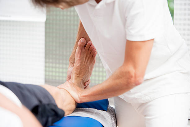istock Testing dorsalextension of foot. 187031283