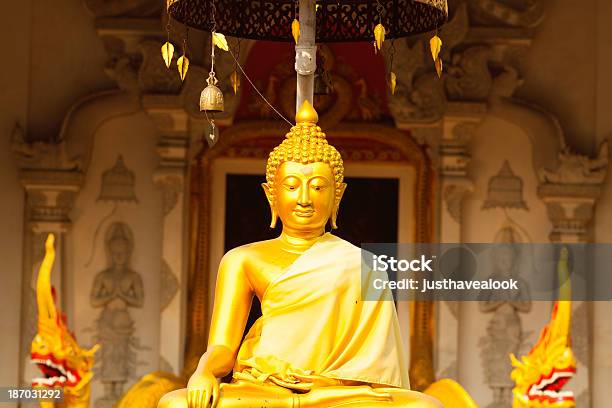 Photo libre de droit de Bouddha banque d'images et plus d'images libres de droit de Bouddha - Bouddha, Wat Chedi Luang, Bouddhisme