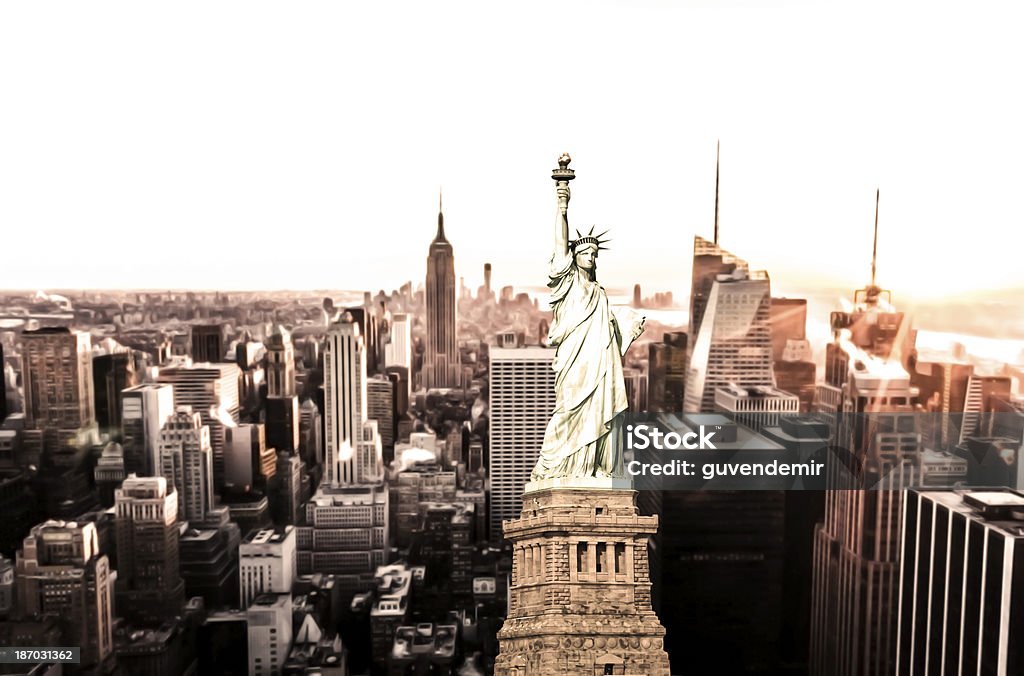 Estátua da Liberdade e New York City - Royalty-free Ao Ar Livre Foto de stock